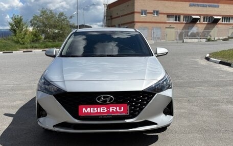 Hyundai Solaris II рестайлинг, 2021 год, 1 630 000 рублей, 3 фотография
