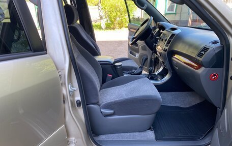 Toyota Land Cruiser Prado 120 рестайлинг, 2006 год, 1 900 000 рублей, 8 фотография
