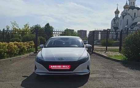 Hyundai Elantra, 2021 год, 1 900 000 рублей, 2 фотография