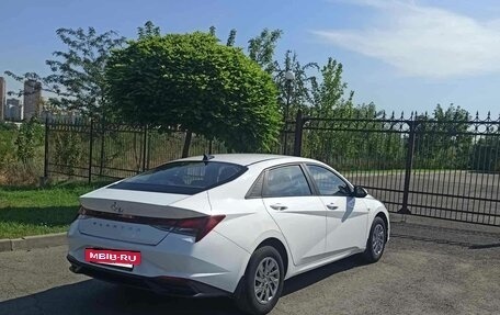 Hyundai Elantra, 2021 год, 1 900 000 рублей, 4 фотография