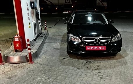 Mercedes-Benz E-Класс, 2015 год, 1 500 000 рублей, 8 фотография