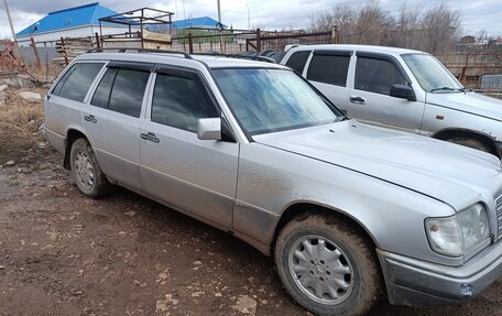 Mercedes-Benz E-Класс, 1995 год, 380 000 рублей, 2 фотография