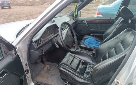 Mercedes-Benz E-Класс, 1995 год, 380 000 рублей, 4 фотография