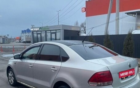 Volkswagen Polo VI (EU Market), 2011 год, 440 000 рублей, 2 фотография