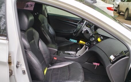 Hyundai Sonata VI, 2011 год, 1 160 000 рублей, 11 фотография