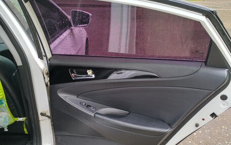 Hyundai Sonata VI, 2011 год, 1 160 000 рублей, 12 фотография
