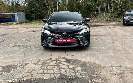 Toyota Camry, 2020 год, 3 650 000 рублей, 2 фотография