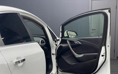 Opel Astra J, 2013 год, 890 000 рублей, 16 фотография