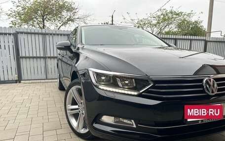Volkswagen Passat B8 рестайлинг, 2017 год, 1 750 000 рублей, 2 фотография