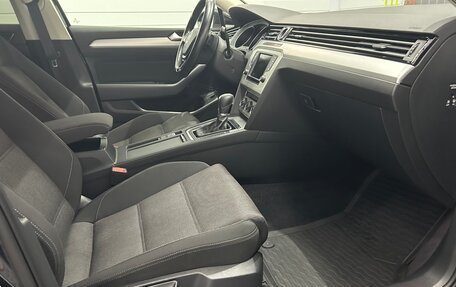 Volkswagen Passat B8 рестайлинг, 2017 год, 1 750 000 рублей, 13 фотография