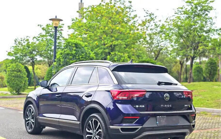 Volkswagen T-Roc I, 2022 год, 1 600 000 рублей, 5 фотография