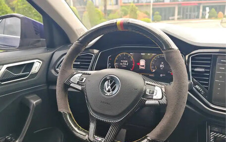 Volkswagen T-Roc I, 2022 год, 1 600 000 рублей, 17 фотография