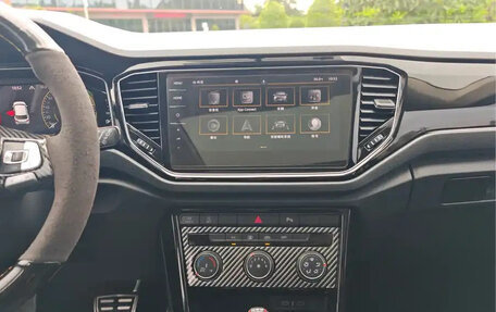 Volkswagen T-Roc I, 2022 год, 1 600 000 рублей, 18 фотография