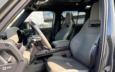 Land Rover Defender II, 2025 год, 33 900 000 рублей, 15 фотография