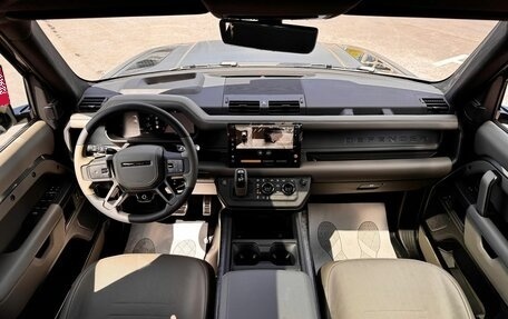 Land Rover Defender II, 2025 год, 33 900 000 рублей, 17 фотография