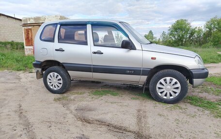 Chevrolet Niva I рестайлинг, 2004 год, 315 000 рублей, 4 фотография