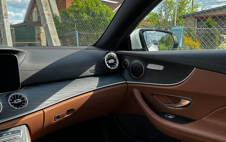 Mercedes-Benz E-Класс, 2018 год, 3 990 000 рублей, 13 фотография