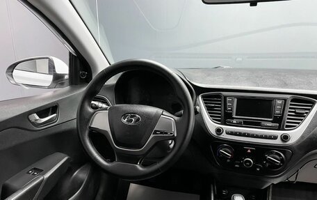 Hyundai Solaris II рестайлинг, 2018 год, 1 050 000 рублей, 21 фотография