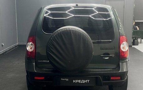 Chevrolet Niva I рестайлинг, 2018 год, 880 000 рублей, 5 фотография