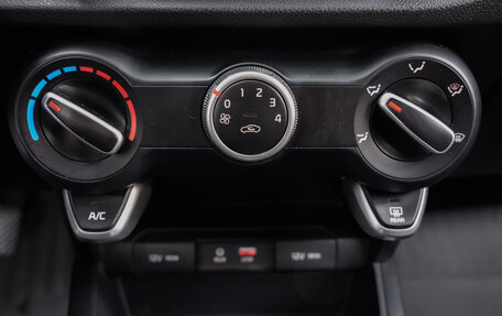 KIA Rio IV, 2018 год, 1 347 000 рублей, 16 фотография