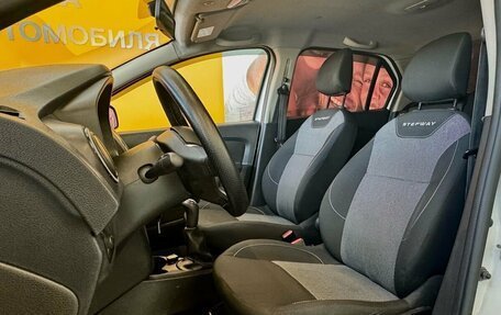 Renault Logan II, 2019 год, 999 000 рублей, 10 фотография