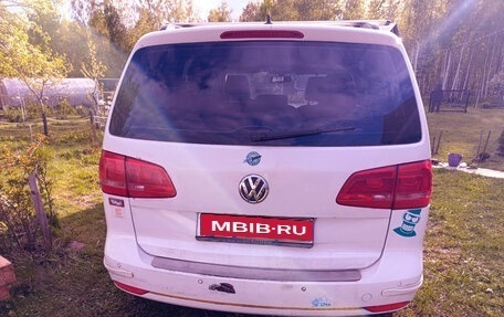 Volkswagen Touran III, 2010 год, 1 100 000 рублей, 1 фотография