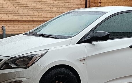Hyundai Solaris II рестайлинг, 2015 год, 990 000 рублей, 1 фотография