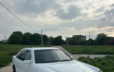 Mercedes-Benz E-Класс, 1997 год, 380 000 рублей, 1 фотография