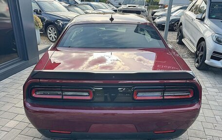 Dodge Challenger III рестайлинг 2, 2022 год, 8 470 000 рублей, 6 фотография