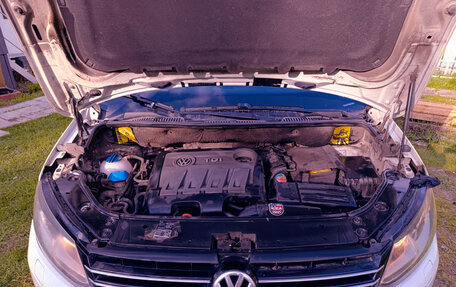 Volkswagen Touran III, 2010 год, 1 100 000 рублей, 6 фотография