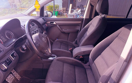 Volkswagen Touran III, 2010 год, 1 100 000 рублей, 8 фотография