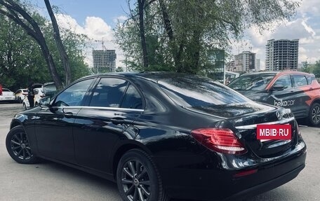 Mercedes-Benz E-Класс, 2018 год, 3 200 000 рублей, 6 фотография