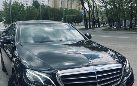 Mercedes-Benz E-Класс, 2018 год, 3 200 000 рублей, 10 фотография