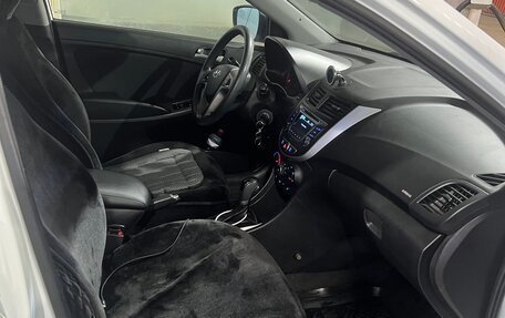 Hyundai Solaris II рестайлинг, 2015 год, 990 000 рублей, 10 фотография