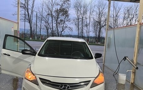 Hyundai Solaris II рестайлинг, 2015 год, 990 000 рублей, 7 фотография