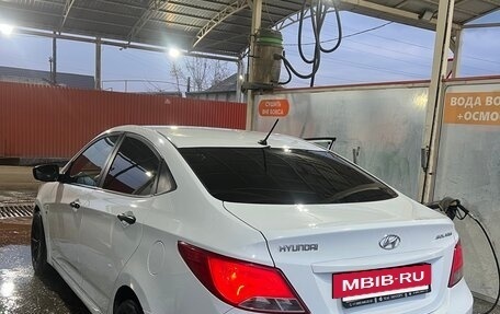 Hyundai Solaris II рестайлинг, 2015 год, 990 000 рублей, 4 фотография