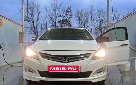 Hyundai Solaris II рестайлинг, 2015 год, 990 000 рублей, 19 фотография