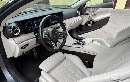 Mercedes-Benz E-Класс, 2019 год, 5 800 000 рублей, 10 фотография