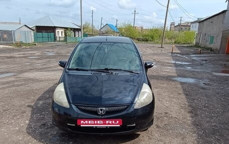 Honda Jazz I рестайлинг, 2006 год, 630 000 рублей, 15 фотография