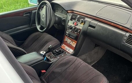 Mercedes-Benz E-Класс, 1997 год, 380 000 рублей, 6 фотография