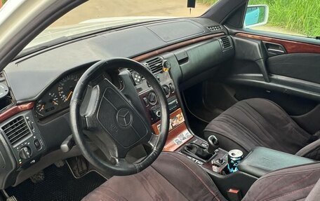 Mercedes-Benz E-Класс, 1997 год, 380 000 рублей, 11 фотография