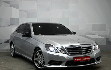 Mercedes-Benz E-Класс, 2011 год, 1 995 000 рублей, 3 фотография