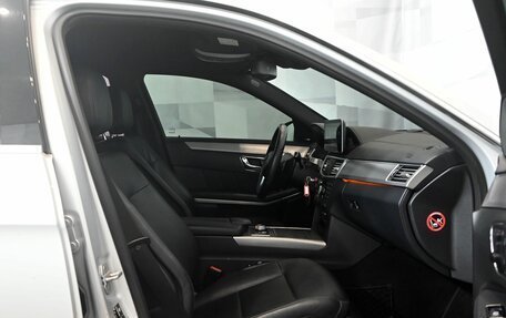 Mercedes-Benz E-Класс, 2011 год, 1 995 000 рублей, 9 фотография