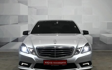 Mercedes-Benz E-Класс, 2011 год, 1 995 000 рублей, 2 фотография