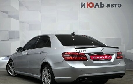 Mercedes-Benz E-Класс, 2011 год, 1 995 000 рублей, 4 фотография