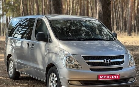 Hyundai Grand Starex Grand Starex I рестайлинг 2, 2011 год, 1 560 000 рублей, 1 фотография
