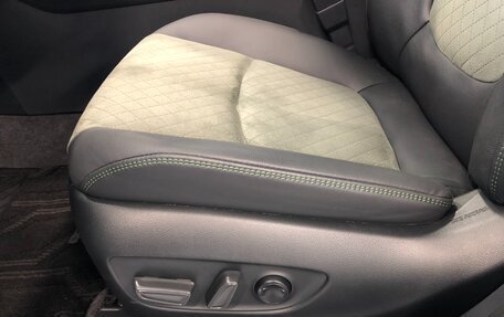 Toyota RAV4, 2023 год, 4 890 000 рублей, 19 фотография