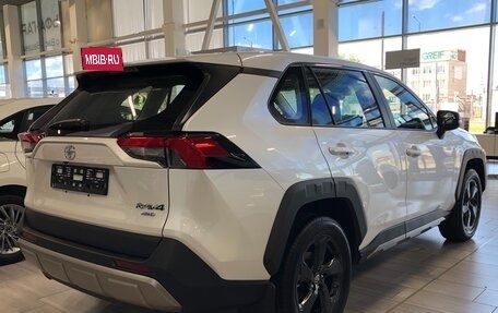 Toyota RAV4, 2023 год, 4 890 000 рублей, 6 фотография