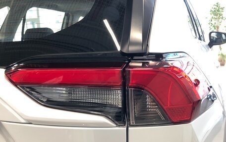 Toyota RAV4, 2023 год, 4 890 000 рублей, 29 фотография