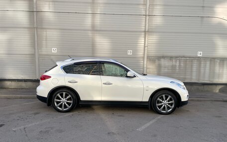 Infiniti QX50 I рестайлинг, 2015 год, 1 639 000 рублей, 4 фотография